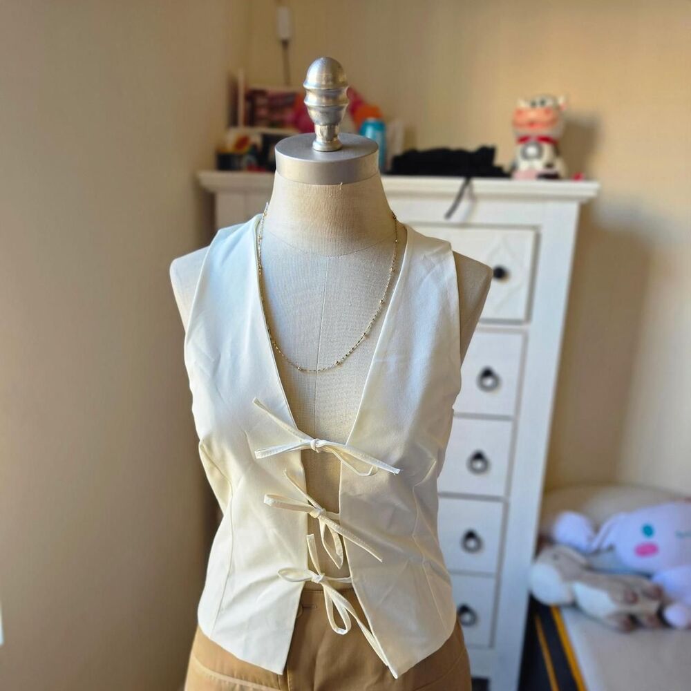 Zara Women's White and Cream Shirt